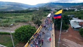 Petro reabrirá la frontera con Venezuela