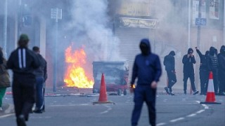 Nuevos incidentes en protestas antiinmigrantes tras el ataque en Belfast